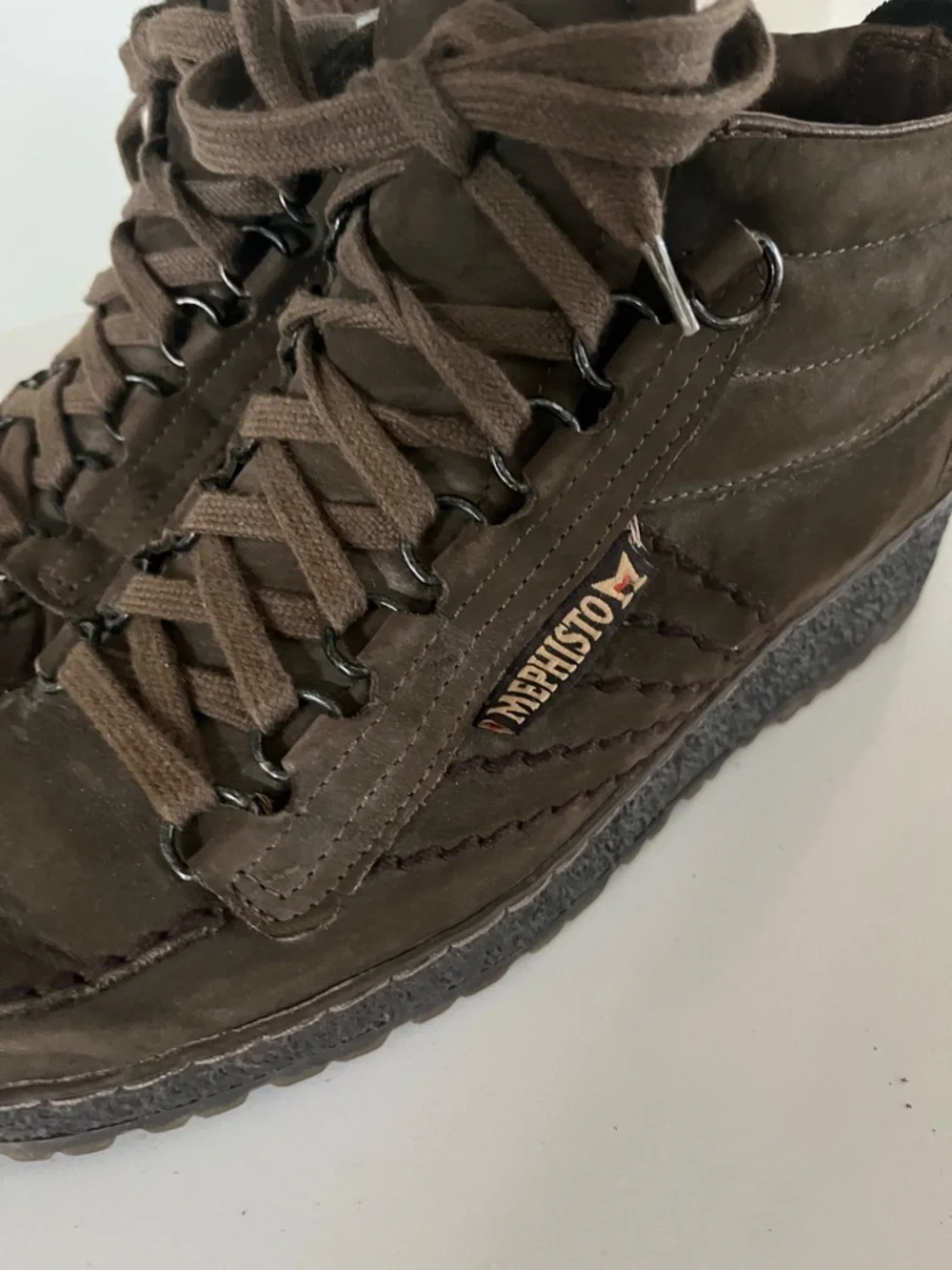 Mephisto soft suede
